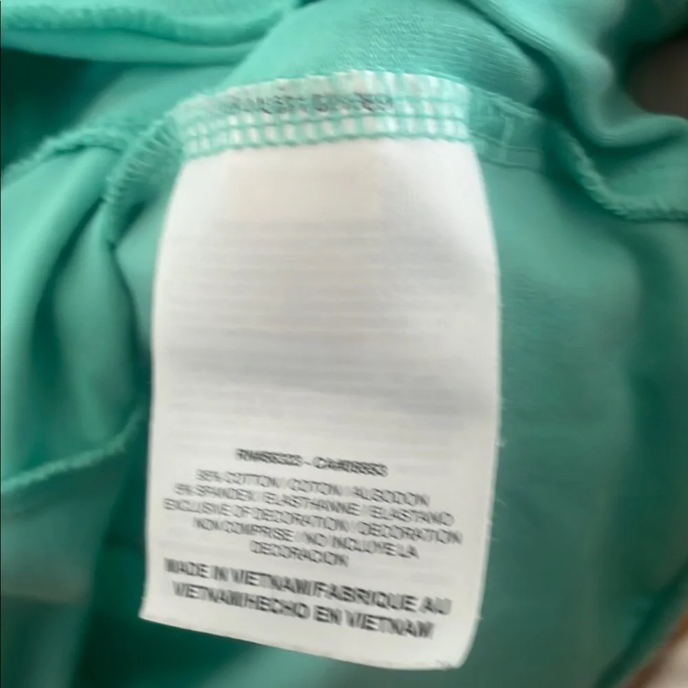 Nike Women's Green V-Neck Short Sleeve Hooded Top
